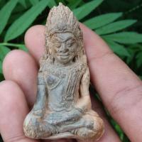 ราคา พระสิกขี นางจามเทวี หลังพระรอด เนื้อดินเผา (12840042188)
