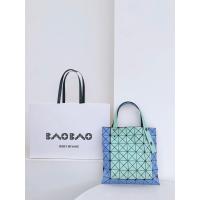 ราคา 100 BaoBao Issey Miyake PRISM KANGAROO 7 7 ตารางกระเป๋าผู้ชายและผู้หญิงกระเป๋าสะพายข้างสีเดียว Messenger กระเป๋า BB21 AG543 AG546 (18343204675)