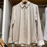 ราคา Uniqlo ห้องลองเสื้อผู้หญิงแฟนซีพิมพ์ลายเสื้อฤดูใบไม้ผลิใหม่จุดรูปคลื่นแฟชั่นแขนยาวเสื้อ E448970 457636 (17651975540)