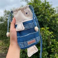 ราคา กระเป๋าหูรูด กระเป๋าปลา งานแฮนด์เมด ผ้าย้อมคราม แมชท์ชุดมินิมอล น่ารักมากกก กระเป๋าใส่โทรศัพท์ ห้อยคอ (20628096494)
