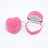ราคา NgamsilpShop พร้อมส่ง J17 กล่องแหวน กล่องกำมะหยี่ กล่องหัวใจ กล่องใส่แหวน กล่องใส่ต่างหู (4823602009)
