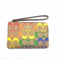 ราคา Coach outlet ของเเท้ กระเป๋าสตางค์คล้องมือ1ซิป S CORNER ZIP WRISTLET คล้องมือเล็ก 1 ซิป (19666154013)