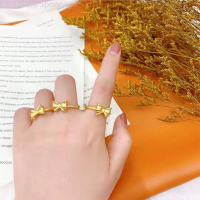 ราคา หยิบแหวนทองทรายเวียดนามแบบเดียวกับเสี่ยวหงชู แหวนดอกลิลลี่ แหวนเรียบโบว์ เครื่องประดับชุบทอง (20729368645)