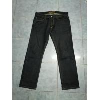 ราคา uniqlo Jeans กางเกง ยีนส์ ขา กระบอกป้ายหนัง สีเข้ม ผ้า ด้าน มัน ๆ เอว 34 ยาว 39ปลา ยขา 7 5 (17441777275)