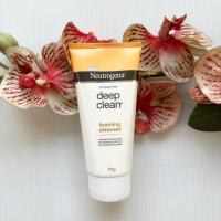 ราคา 175 g ผลิต 06 23 นูโทรจีน่า ดีพ คลีน โฟมมิ่ง คลีนเซอร์ โฟมล้างหน้า Neutrogena Deep Clean Foam Cleanser หลอดขาว (16821709061)