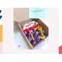 ราคา surprise box chocolate Ferro chocolate Bueno Cadbury Birthday gift (16962011033)