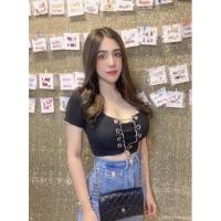 ราคา Catriona Shop เสื้อครอปแขนสั้น ตอกตาไก่ อกยืดถึง40 ผูกหน้าผ้าร่องเล็กเนืเอผ้ายืดใส่สบาย ทรงสวยมาก ตาไก่10รู (15551020669)