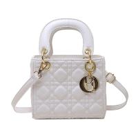 ราคา oblique satchel bag female the new tide joker sequins patent leather ling embroider line one shoulder (17247052859)