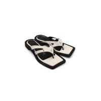 ราคา MARY JANE รองเท้าแตะ LUCY SANDALS (18304321765)