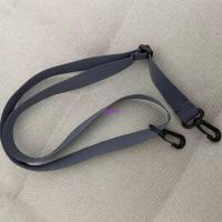 ราคา 2022ใหม่ Sesame Street Joint ล่าสุด Kaws One ไหล่ขนาดใหญ่ความจุ Uniqlo ผ้าใบกระเป๋าแม่กระเป๋า446250ผู้ชายและผู้หญิง (16858708667)