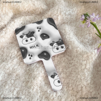 ราคา mishun318862 กระจกแต่งหน้าทรงสี่เหลี่ยมแบบมือถือลายวัวกระจกโต๊ะเครื่องแป้งพร้อมด้ามจับกระจกขนาดกะทัดรัดสำหรับร้านเสริมสวยกระจกเครื่องสำอางสำหรับ WOM (20268744092)
