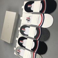 ราคา Thom Browne ฤดูร้อน TB ถุงเท้าสั้นผ้าฝ้ายชายและหญิงมีริบบิ้นเป็นคู่ TB ท่อสั้นสำหรับถุงเท้าโลโก้ยอดนิยม5แพ็คกล่องจดหมาย UNIQLO (20108768541)