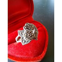 ราคา แหวนเงินแท้ มากาไซด์ ดอกไม้คู่ (7471809701)