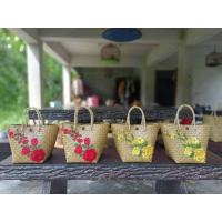 ราคา กระเป๋าสานกระจูดลายดอกไม้ 7 9 นิ้ว งานใหม่สวย แถมผ้าผูกทุกใบ (17115100921)