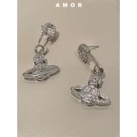 ราคา Vivienne westwood Pins full of diamonds Saturn ต่างหูจี้หรูหรา ต่างหูชุบเงิน (20719862761)