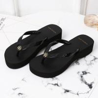 ราคา พร้อมส่ง Tory burch 20 new beach slippers stunning the audience (15052451453)