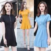 ราคา ราคาถูกที่สุด มินิเดรส แขนสั้น คอกลมซิปหน้า ชายระบาย สีพื้น 3 สี (21206508517)