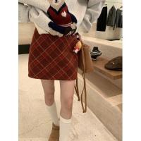 ราคา ชุดใส่คู่กับชุดคริสมาสต์เสื้อถักปักลายหมีน้อยแสนสนุกสนานสำหรับผู้หญิงเสื้อไหมพรมชุดกระโปรงลายสก๊อตสีแดงสองชิ้นสำหรับฤดูหนาว (21174181875)