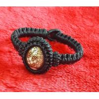 ราคา ข้อมือถักเชือกเทียน พร้อม เบี้ยแก้ ความเชื่อของเบี้ยแก้ ว่าใช้ในการแก้และกัน สามารถคุ้มครองป้องกันมิให้สิ่งชั่วร้ายต่างๆได้ (10170019627)