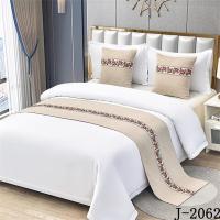 ราคา เตียงวิ่งราชินีคู่แฝดเตียงยาวพิเศษสำหรับโรงแรมการตกแต่งผ้าปูโต๊ะสิ่งทอนักวิ่งผ้าปูเตียงผ้าสำหรับเตียงขนาดควีนไซส์ที่มีนักวิ่งหมอนวางบนเตียงจับคู่รูปแบบการถักโครเชต์เตียงขนาดเต็มและหมอนอิง (19512705971