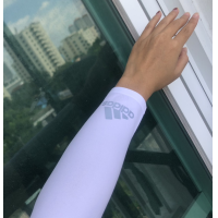 ราคา 24 ชั่วโมง พร้อมส่งในไทย NIKE SIVER LOGO มาใหม่ ปลอกแขนกันแดด โลโก้สีเงิน ปลอกแขนกันแดด UV 99 ผ้าไหมน้ำแข็ง นุ่ม ลื่น เย็นสบายมาก ไม่ร้อน (20390964960)