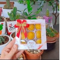 ราคา ขนมเปี๊ยะไส้ถั่วไข่เค็ม อบควันเทียน ขนมเปี๊ยะโบราณ ขนมเปี๊ยะอบควันเทียน กล่องละ 9 ลูก และ 18 ลูก (15778889268)