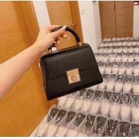 ราคา กระเป๋าสะพายข้าง charles and keith 8 นิ้ว (9868254811)
