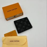 ราคา กระเป๋าสตางค์ ผู้ชาย ใบสั้น 4 นิ้ว แบบพับ พร้อมส่ง (21240390370)