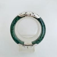 ราคา กำไลข้อมือหยกแบบบานพับ เปิดปิดได้ ครอบเงิน ทรงท้องปลิง หยกแท้จากพม่า ลายธรรมชาติ ขนาดวงใน 55 มิล ควรค่าแก่การครอบครอง (20654425102)