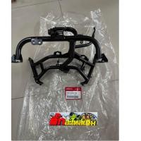 ราคา เหล็กยึดฝาครอบไฟหน้าPCX150ปี2016 2017รุ่นเตาแก๊สแท้ศูนย์ (19399907811)