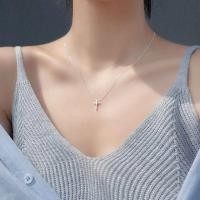 ราคา สร้อยคอพร้อมจี้ งานเงินแท้ ประดับด้วยเพชร สร้อยคอจี้กางเขนเพชร ดีไซน์แฟชั่นสวยคลาสสิค สีเงิน Silver สร้อยคอ สร้อยคอเงินแท้ (4067820719)