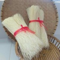 ราคา ขนมจีนอบแห้ง 1กิโลกรัมขนมจีนเรณูนครเส้นเล็กเหนียวนุ่มพร้อมส่ง (21045085574)