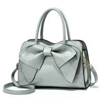 ราคา H0038 กระเป๋าถือ กระเป๋าสะพายข้าง แฟชั่น สำหรับผู้หญิง วัยทำงาน ออกงาน ลายหนังจระเข้ หน้าโบว์ใหญ่ หนัง PU สะพายข้าง ปรับสายได้ ฐาน 11 นิ้ว (20583342282)