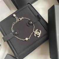 ราคา พร้อมส่ง แท้100 Chanel Bracelet กำไลชาแนล ห้อยจี้ชาแนลฝังมุกและคริสตัล (20524537608)