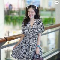 ราคา เดรสผ้าไหมอิตาลีลายม้าลาย แต่งระบายตรงอก (19999424473)