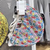 ราคา UNIQLO ของผู้ชายและผู้หญิงของแท้กระเป๋ากระเป๋าสะพายไหล่หนึ่งชิ้นยกกระเป๋าไนลอนทรงเกี๊ยวพิมพ์ลาย2023ห้องลองเสื้อกระเป๋านำเข้า (19956377031)