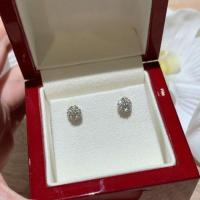 ราคา เพชรสังเคราะห์นำเข้าเองจาก USA ต่างหูเพชรประกบดอกไม้ เพชรเม็ดละ 5ตังค์ประกบกระจุกเป็นดอกไม้ (18184108549)