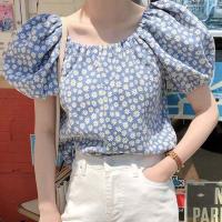 ราคา ส่งเร็ว KAYKAI เสื้อเชิ๊ตแขนตุ๊กตาเปิดไหล่ พิมพ์ลายดอกเดซี่ ทรงหลวม สไตล์เกาหลี 7771 (16282889171)
