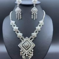 ราคา Vintage jewelryเครื่องประดับไทย เครื่องประดับชุดไทยประยุกต์ ดอกกุหลาบสีทอง dance show wedding bride thai dress earring clip necklace sets (21147393230)