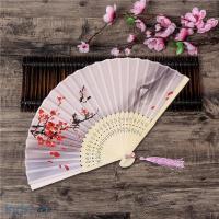 ราคา พัดจีน พัด สีสันสะดุดตาลายน่ารัก พัดจีนสวยๆ พัดพกพา พัดไม้ไผ่วัสดุผ้ามีพู่ห้อย พัดมือ 8นิ้ว พัดจีนโบราณ พัดญี่ปุ่น พัดสีแดง (13633495351)
