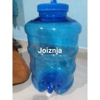 ราคา ถังน้ำดื่ม 20 ลิตร วัสดุ ทำจากพลาสติกใสสีฟ้า อย่างหนาทนทาน แข็งแรง มีอายุการใช้งานนาน (21182506172)