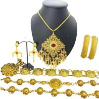 ราคา Vintage Jewelry ชุดเครื่องประดับไทย สร้อยคอ ต่างหูคลิป เข็มขัดหัวเข็มขัด สร้อยสังวาลย์ (16859465584)