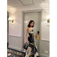 ราคา Jnd680 เดรสเกาะอกสีดำลายดอก (20608107403)