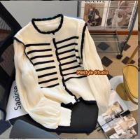 ราคา KR02 ไหมพรมแขนยาวกระดุมมุกปักดอกไม้ คอหยัก (20978343350)