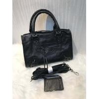 ราคา ส่งฟรี บาเลนเซียก้า บาลอง BL BAG 11 28 cm หมุดดำ กระเป๋าสะพายข้าง กระเป๋าถือ แฟชั่น ขายดี พร้อมส่ง พรีเมียม งานเนียบงานดี ออกงาน ใช้ได้ทุกวัน สไตล์แบรนด์เนม hot (1417530641)