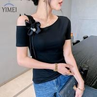 ราคา YIMEI เสื้อยืดผู้หญิงสวยเสื้อยืดเปิดไหล่แฟชั่นเปิดไหล่เซ็กซี่สำหรับผู้หญิง2023ดีไซน์ใหม่ปกเฉียงเสื้อคอตตอนดอกไม้ฤดูร้อน (18106509304)
