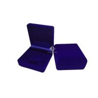 ราคา กล่องกำมะหยี่ใส่กำไล สร้อยข้อมือ หรือ นาฬิกา กล่องของขวัญใส่นาฬิกา ปรับขนาดภายในได้ ขนาด 9 2x9 2x4 5cm (18310933761)