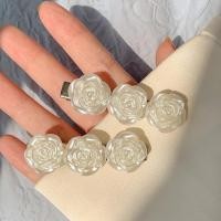 ราคา กิ๊ฟติดผม กิ๊ฟดอกไม้ กิ๊ฟดอกกุหลาบ กิ๊ฟติดผมดอกกุหลาบ ที่ติดผม สไตล์เกาหลี กิ๊ฟสีขาว (14504642009)