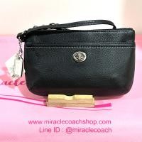 ราคา กระเป๋าคล้องมือ COACH แท้ หนังแท้ หนังนิ่ม มีสายคล้องมือและป้ายหนัง ใส่โทรศัพท์มือถือได้ มีช่องด้านหน้า ขนาดกลาง Coach 49472 Park Leather Medium Wristlet (20289468145)