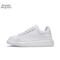 ราคา กล่องเดิม Alexander McQueen รองเท้าผ้าใบ รองเท้าผ้าใบ รองเท้าวิ่งผู้ชายและผู้หญิง หางขาว (20110282691)
